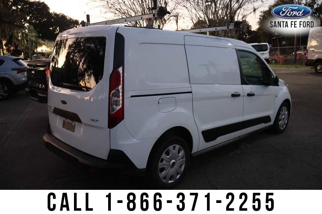 Used 2021 Ford Transit Connect XLT image 4