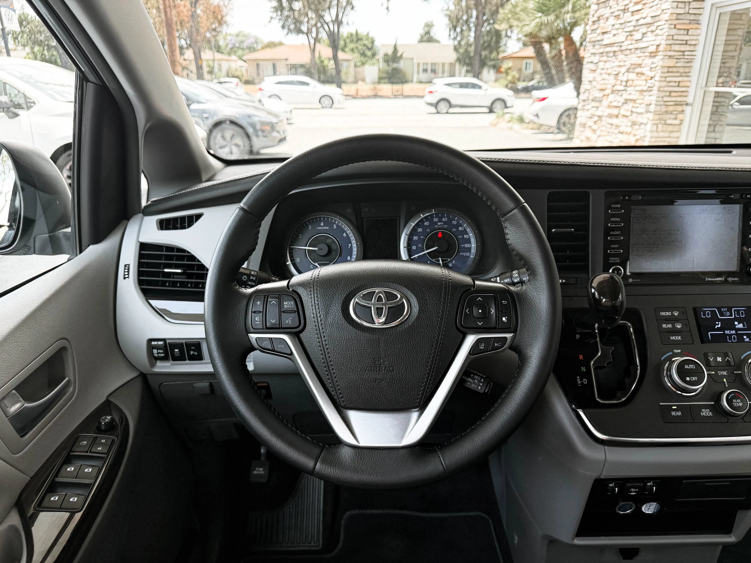Used 2019 Toyota Sienna XLE w/ XLE Navigation Package AWD/4WD image 18