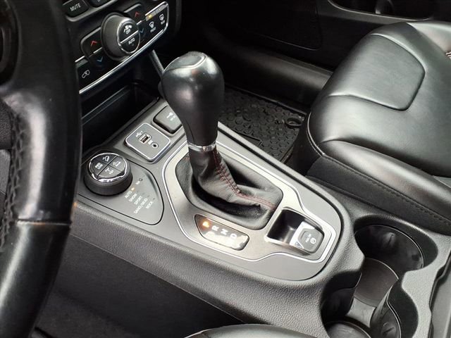 Used 2019 Jeep Cherokee Trailhawk w/ Comfort & Convenience Group image 12