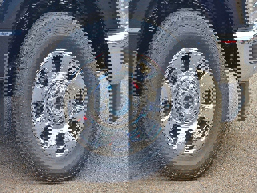 New 2025 Ford F350 King Ranch w/ Chrome Package image 30