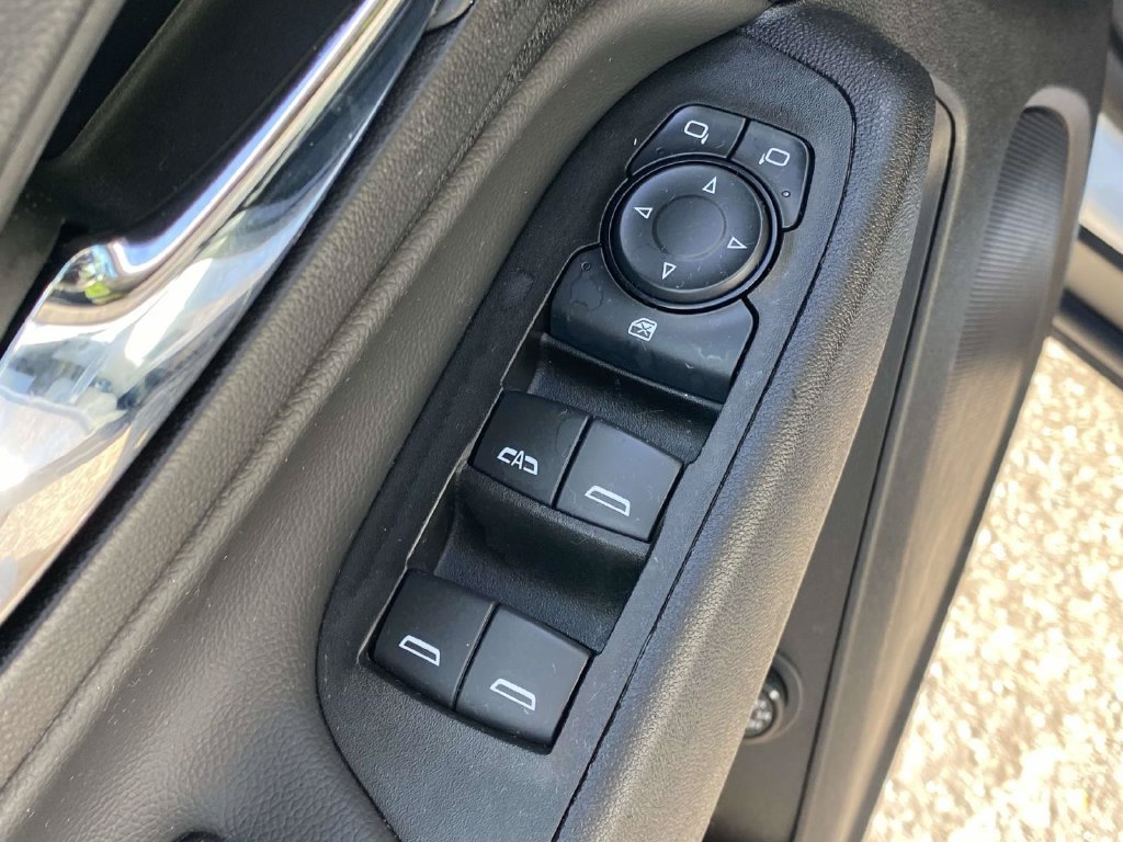 Used 2024 Chevrolet Equinox LT AWD/4WD image 16