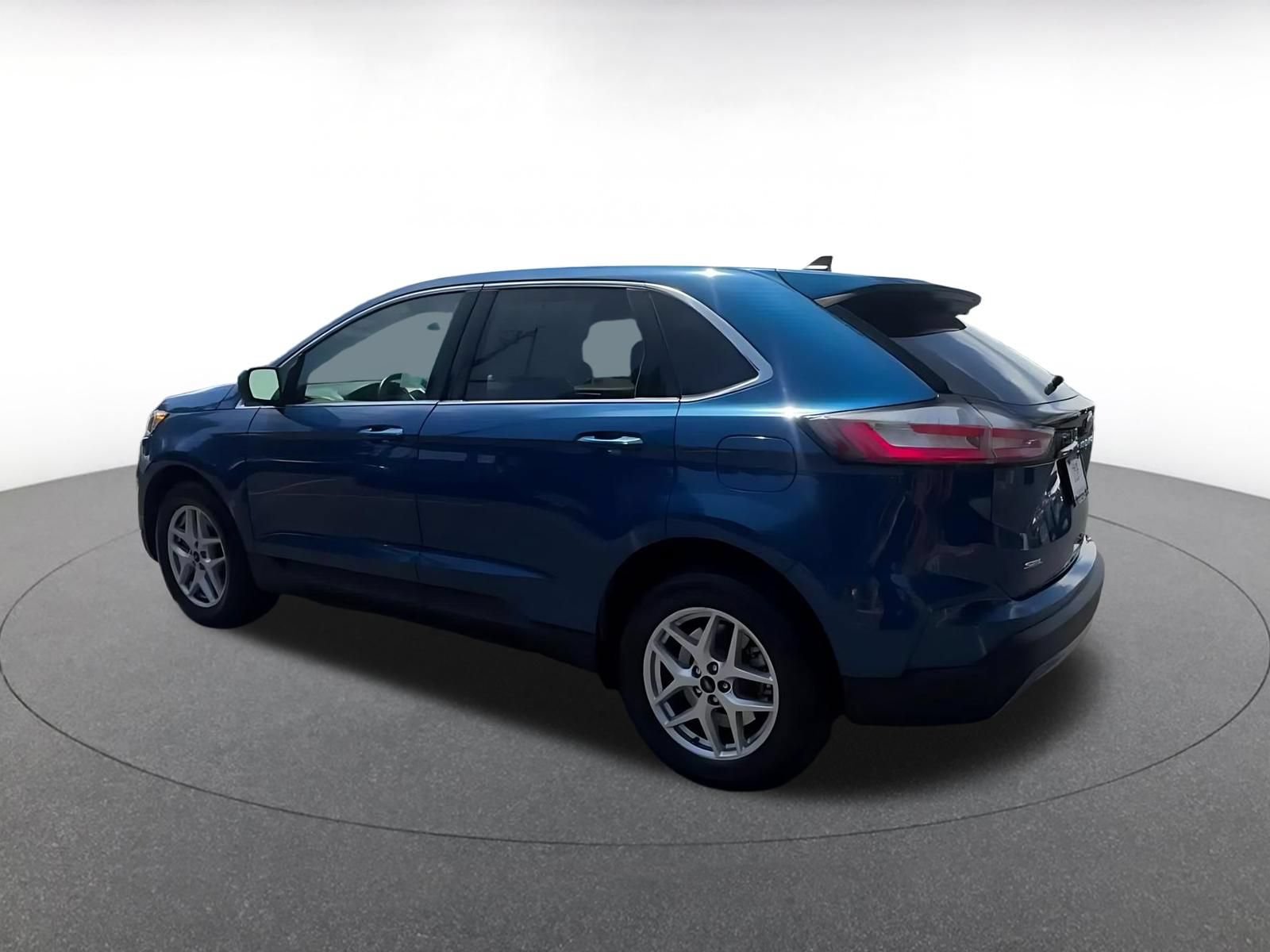 Used 2024 Ford Edge SEL AWD/4WD image 10
