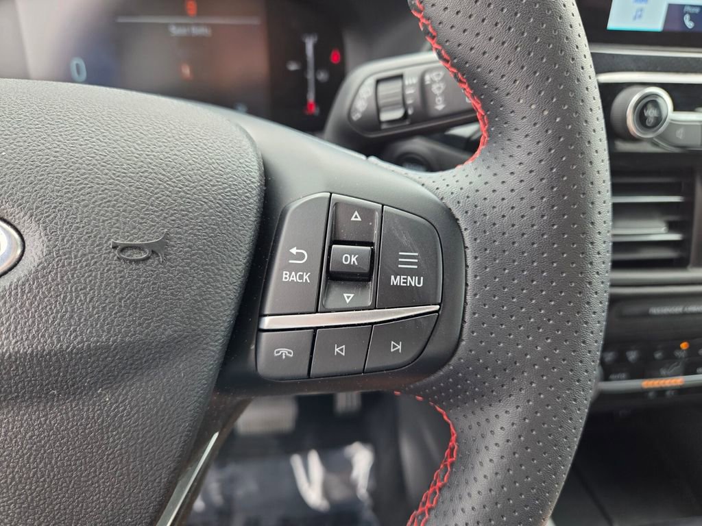 Used 2025 Ford Escape ST-Line image 29