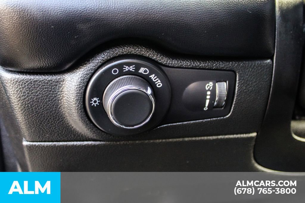 Used 2024 Dodge Durango GT image 35