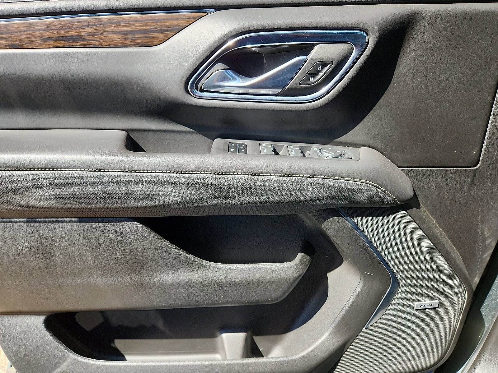 Used 2023 Chevrolet Tahoe Premier w/ Premium Package 2 AWD/4WD image 16