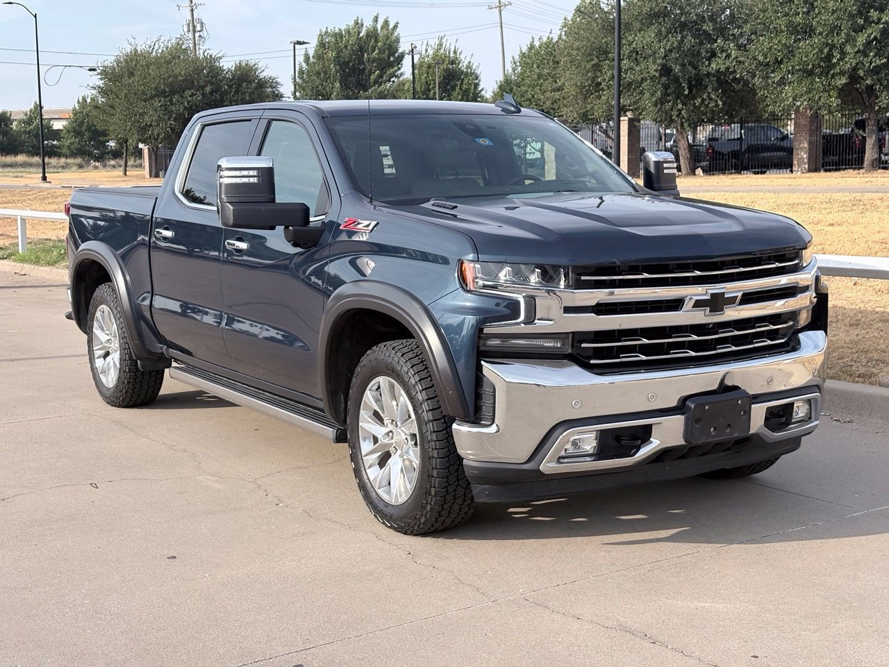 Used 2021 Chevrolet Silverado 1500 LTZ w/ Technology Package AWD/4WD image 1