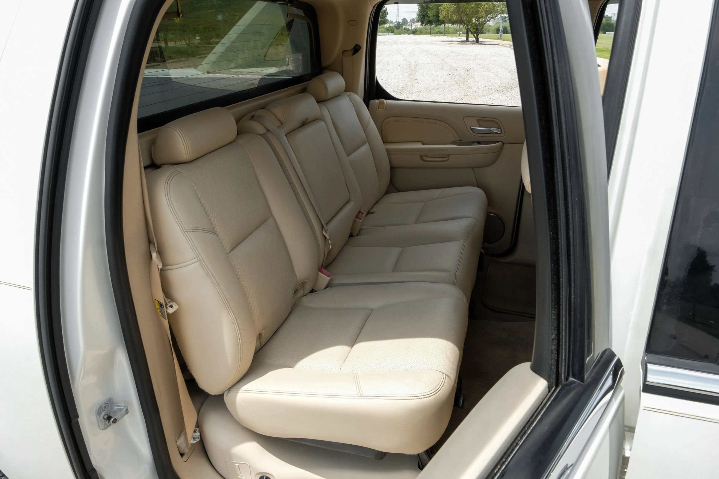Used 2007 Cadillac Escalade EXT w/ Information Package AWD/4WD image 31