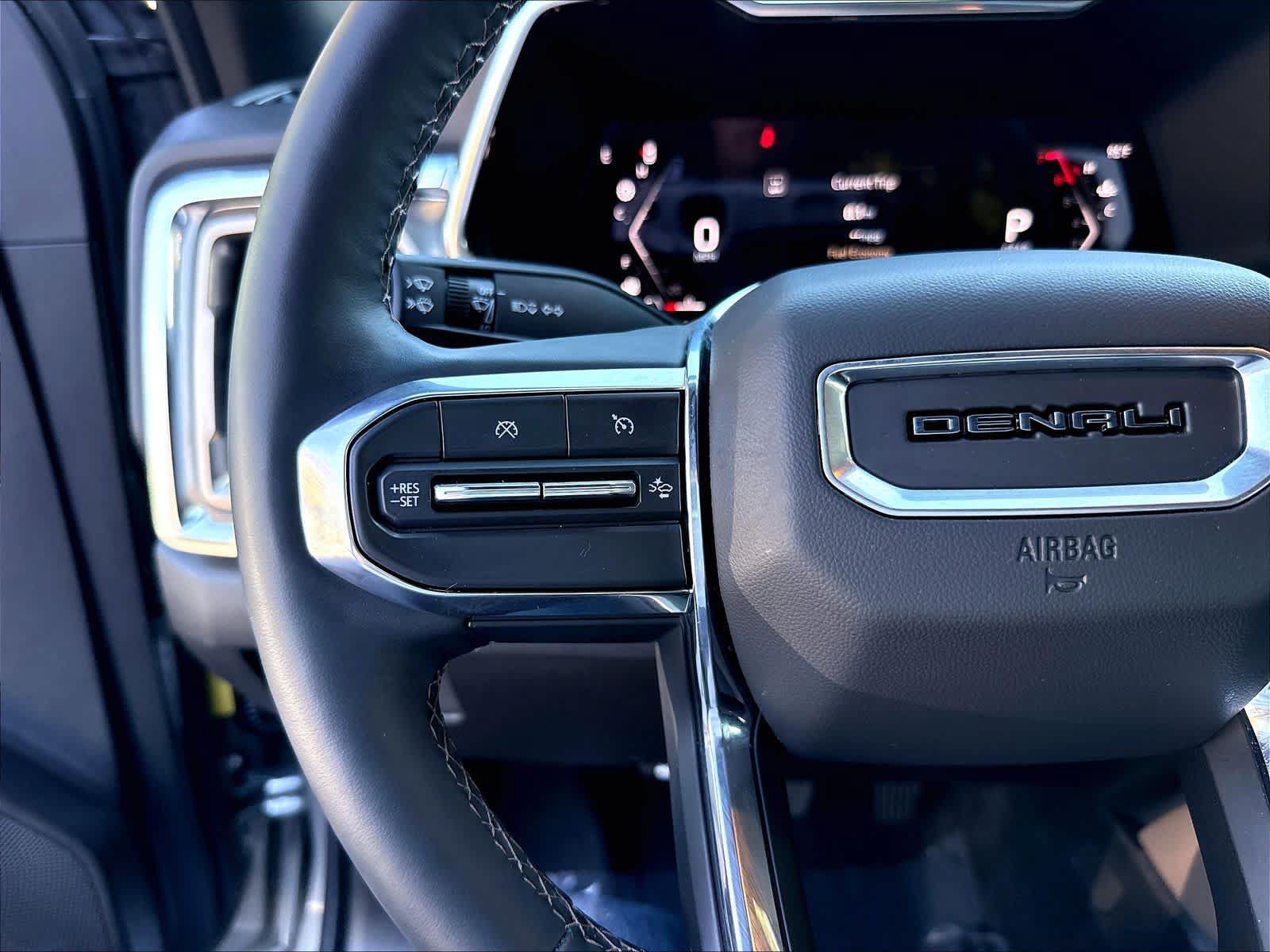 Used 2025 GMC Canyon Denali AWD/4WD image 13