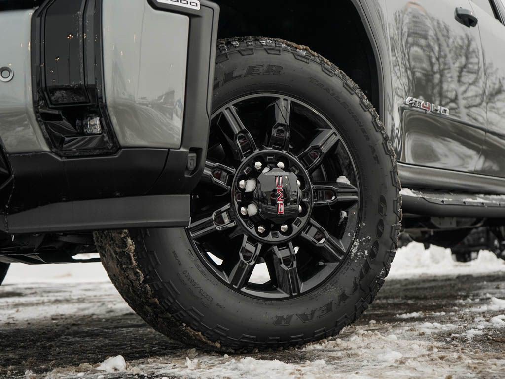 New 2025 GMC Sierra 2500 AT4 w/ Technology Package image 6