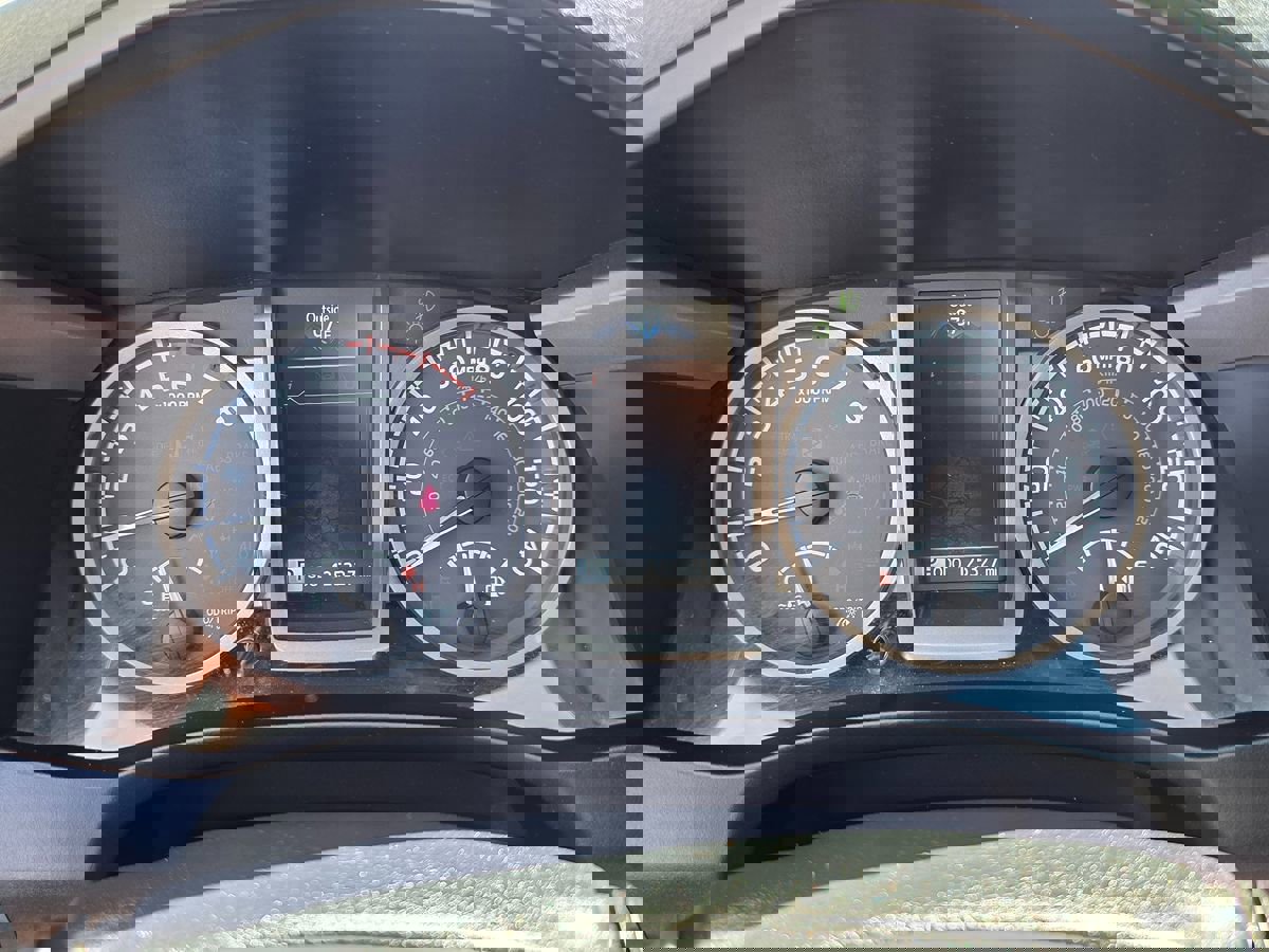 Used 2018 Toyota Tacoma SR5 image 25