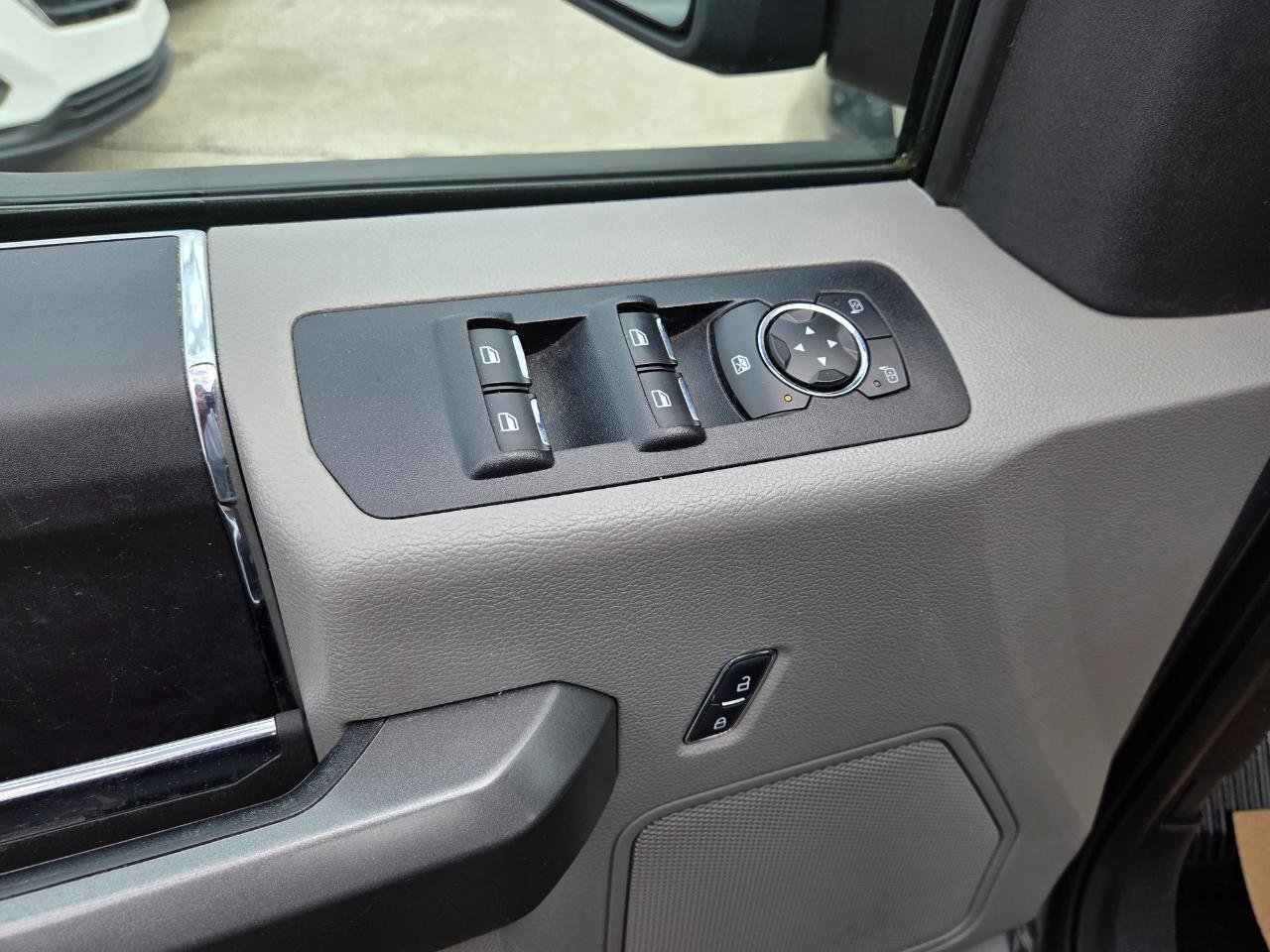 Used 2017 Ford F150 XLT AWD/4WD image 33