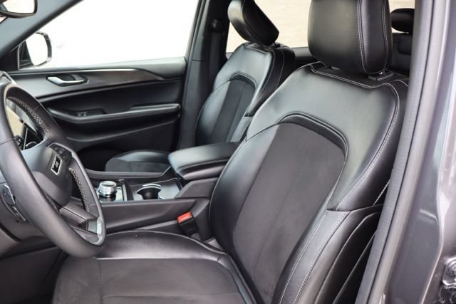 Used 2024 Jeep Grand Cherokee Altitude RWD image 14