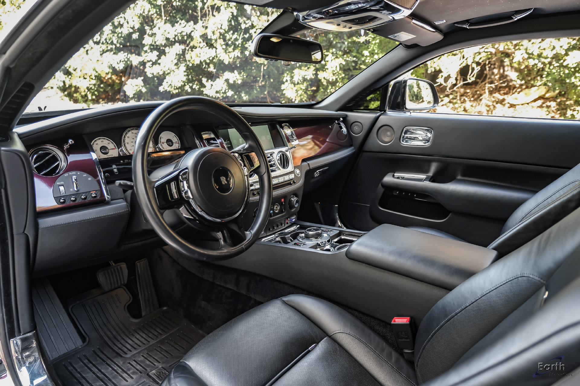 Used 2016 Rolls-Royce Wraith RWD image 38
