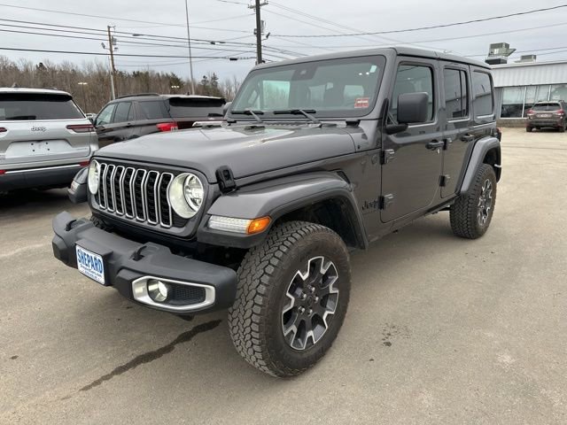 Used 2025 Jeep Wrangler Sahara image 3