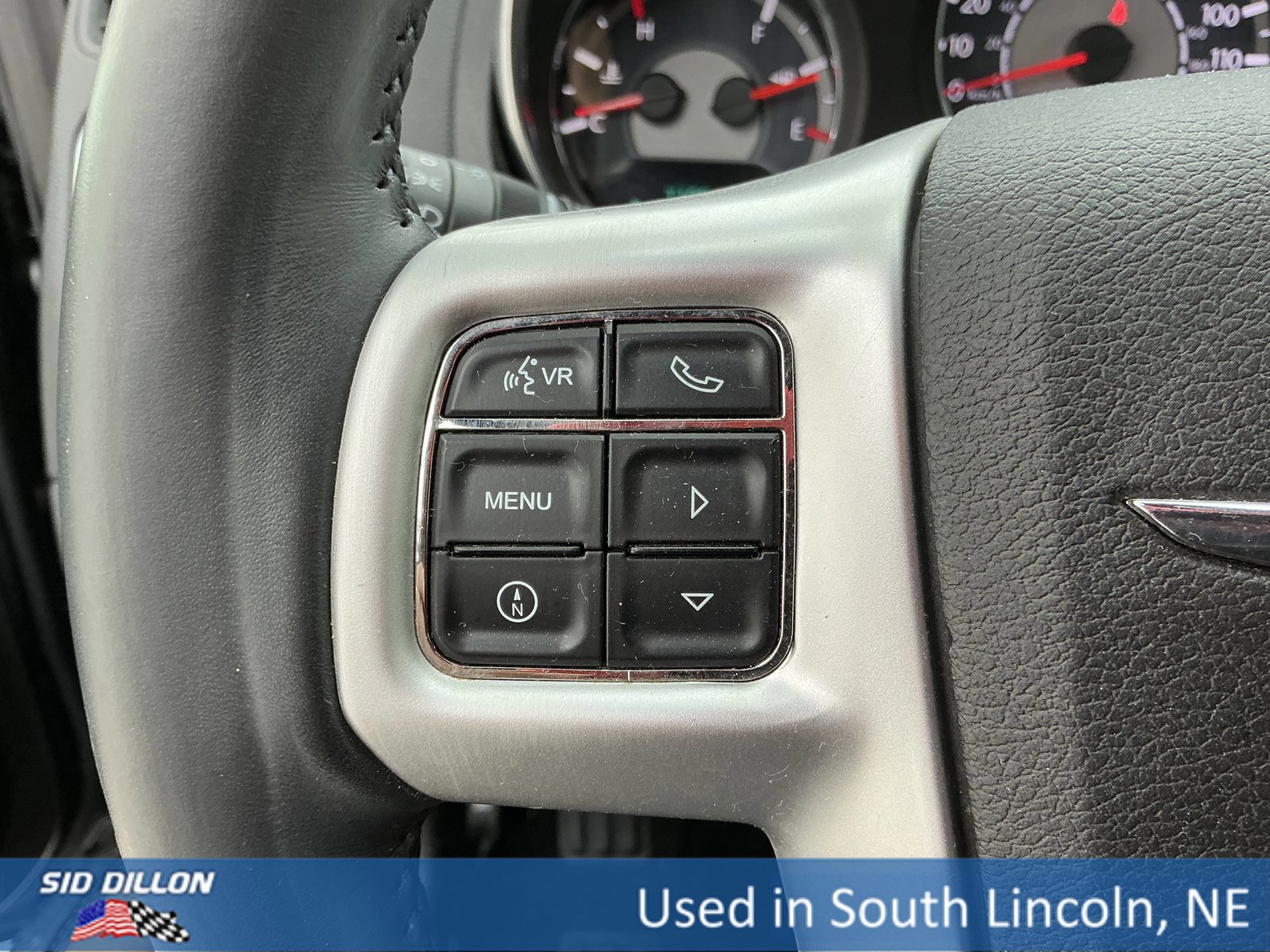 Used 2013 Chrysler 200 Limited image 8