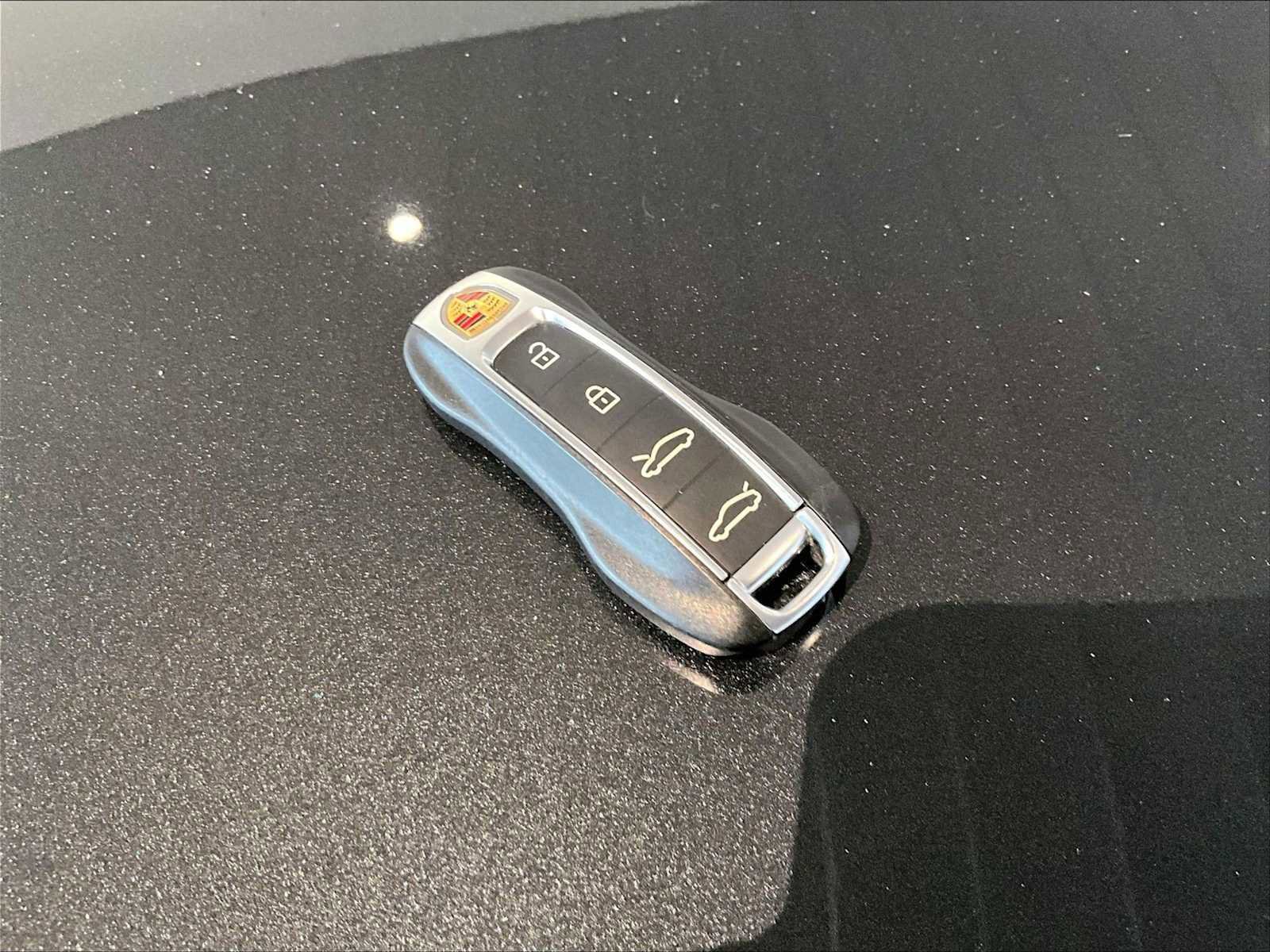 Used 2025 Porsche Taycan 4S image 33