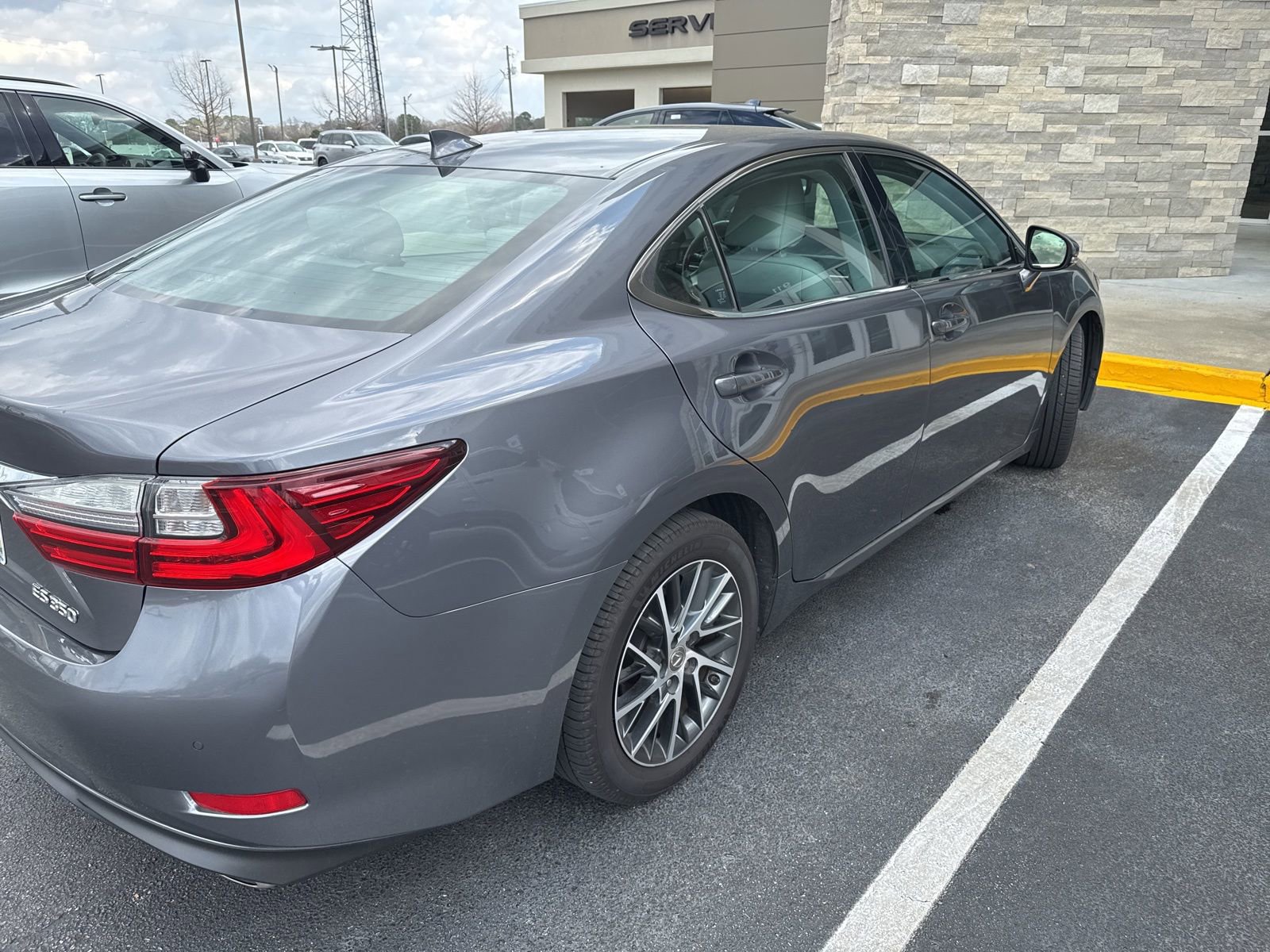 Used 2017 Lexus ES 350 w/ Luxury Package image 5