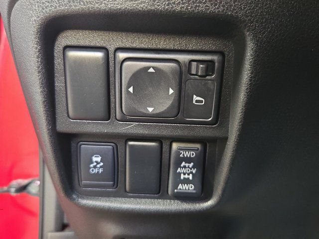 Used 2015 Nissan Juke SV w/ Technology Package AWD/4WD image 28
