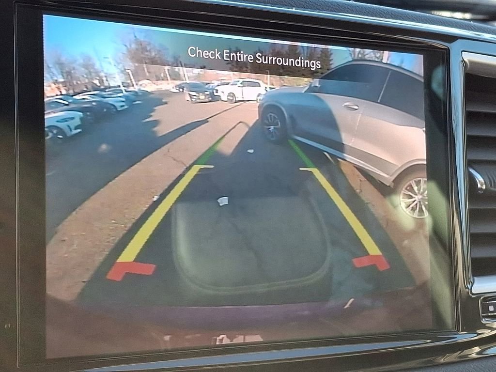 Used 2023 Chrysler Pacifica Touring-L image 16