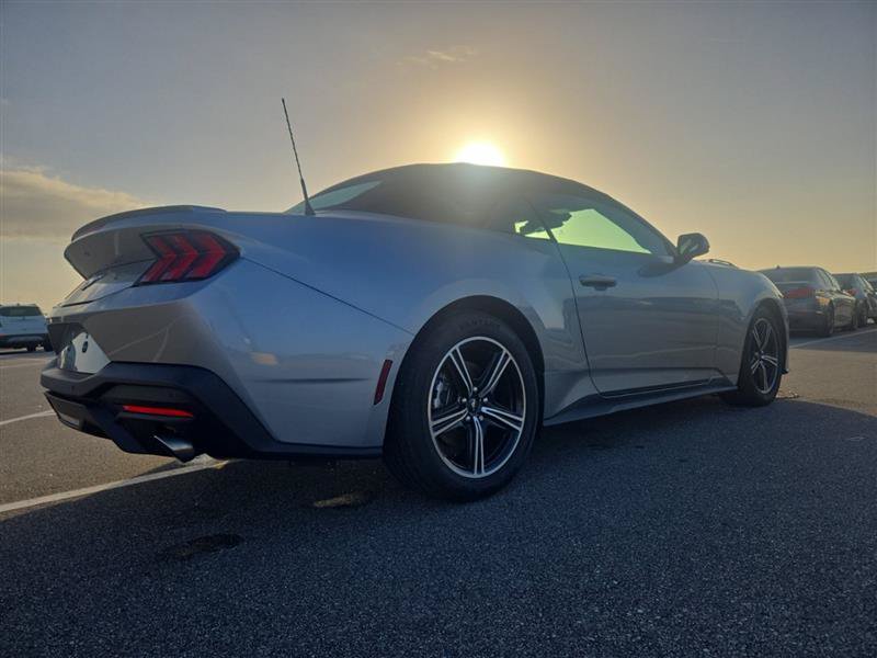 Used 2025 Ford Mustang Premium RWD image 8