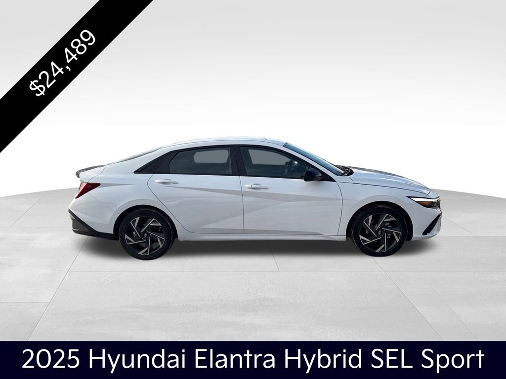 Used 2025 Hyundai Elantra SEL image 6