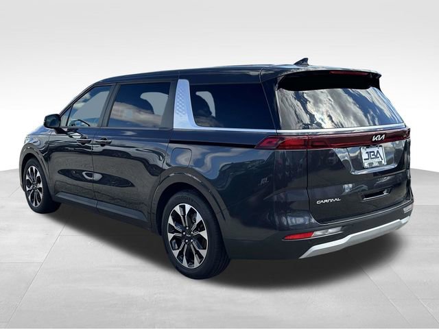 Used 2024 Kia Carnival EX image 26