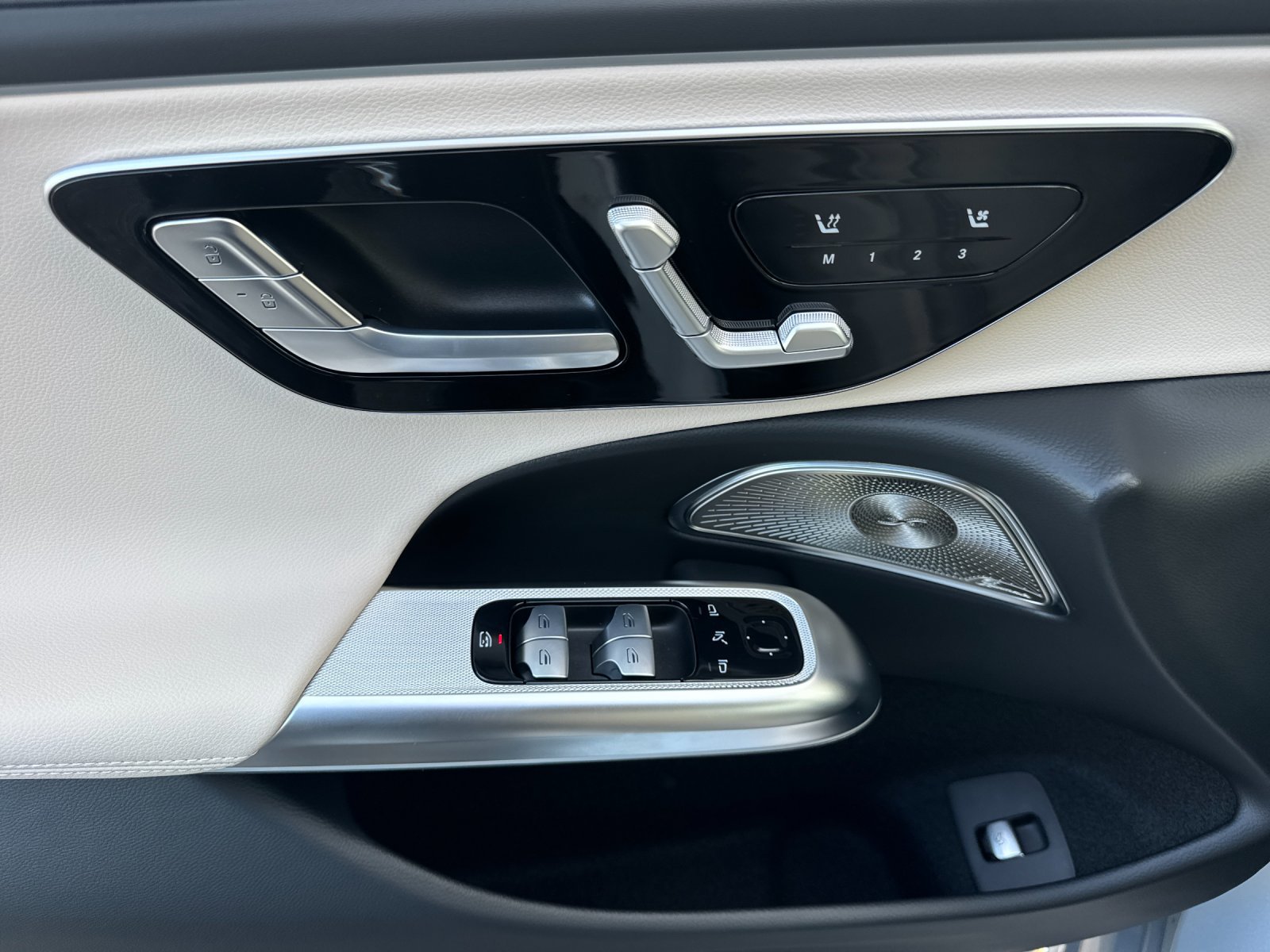 New 2027 Mercedes-Benz E 350 4MATIC Sedan image 10