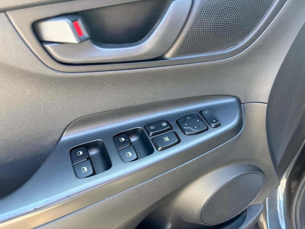 Used 2019 Hyundai Kona SE FWD image 19