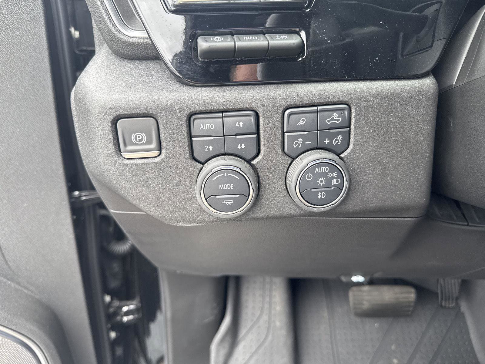 Used 2025 Chevrolet Silverado 1500 High Country AWD/4WD image 20