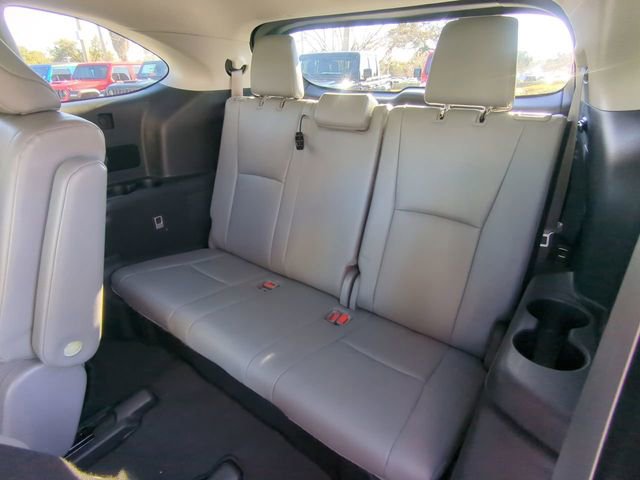 Used 2023 Toyota Highlander XLE image 17