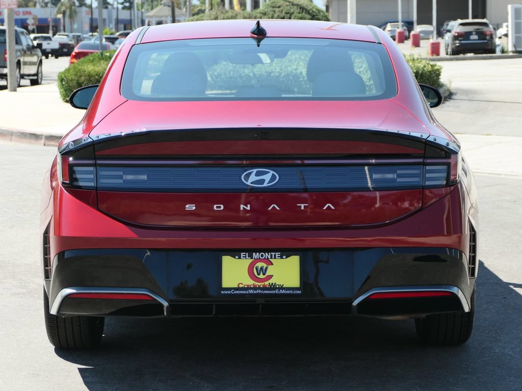 Certified 2025 Hyundai Sonata SEL FWD image 4