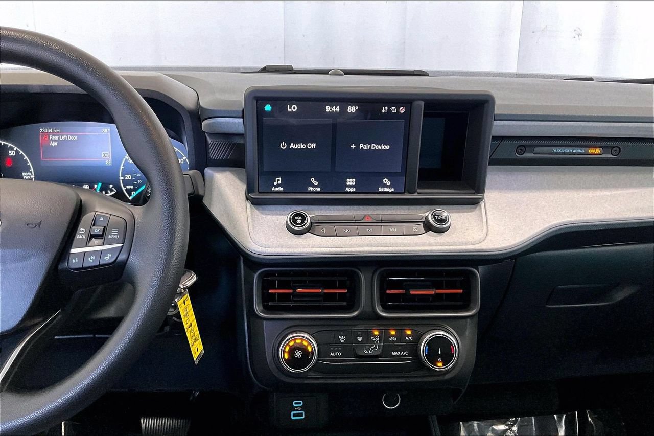 Used 2023 Ford Maverick XLT FWD image 5