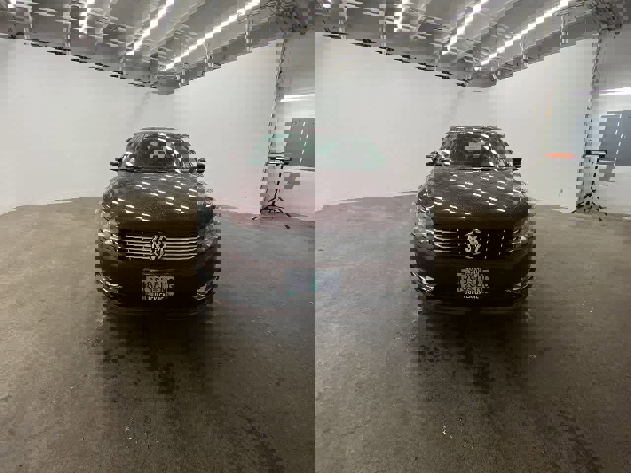 Used 2014 Volkswagen Passat TDI SEL Premium image 9