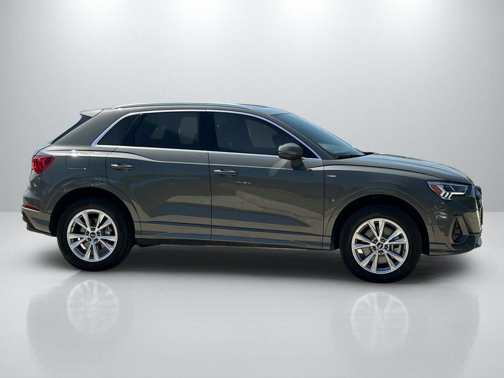 Used 2025 Audi Q3 2.0T Premium Plus w/ Premium Plus Package AWD/4WD image 4