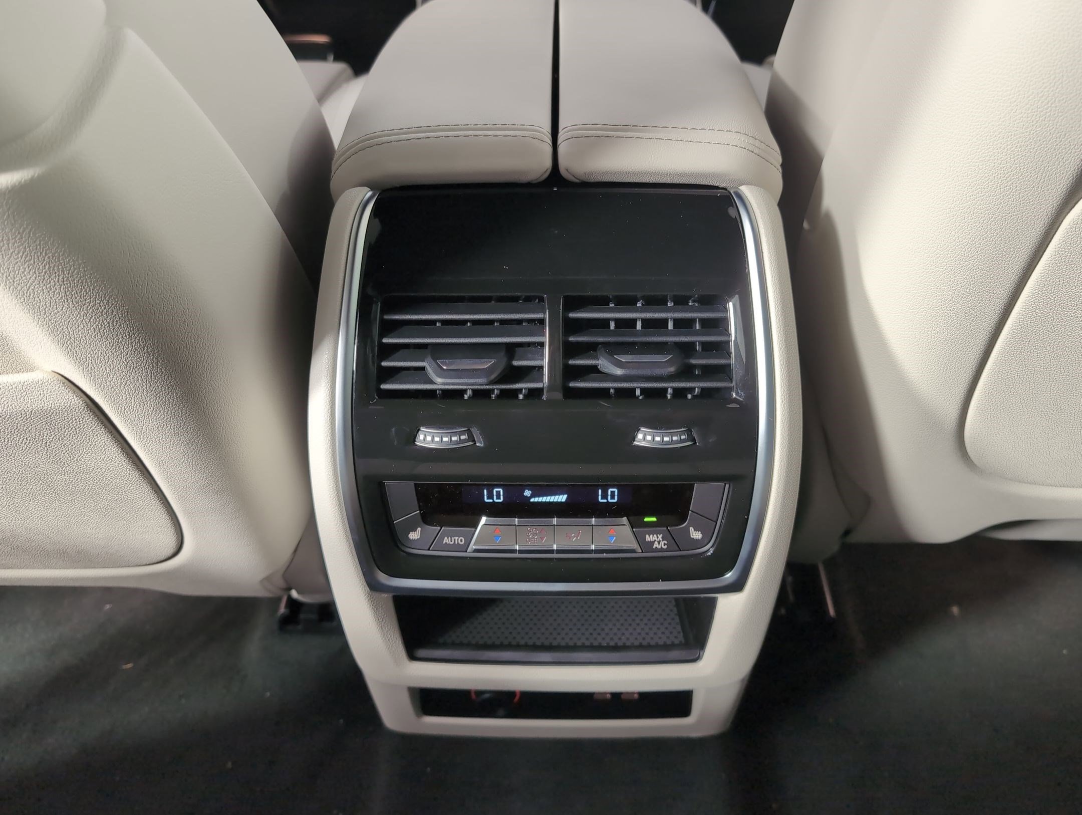 New 2026 BMW X7 M60i image 29