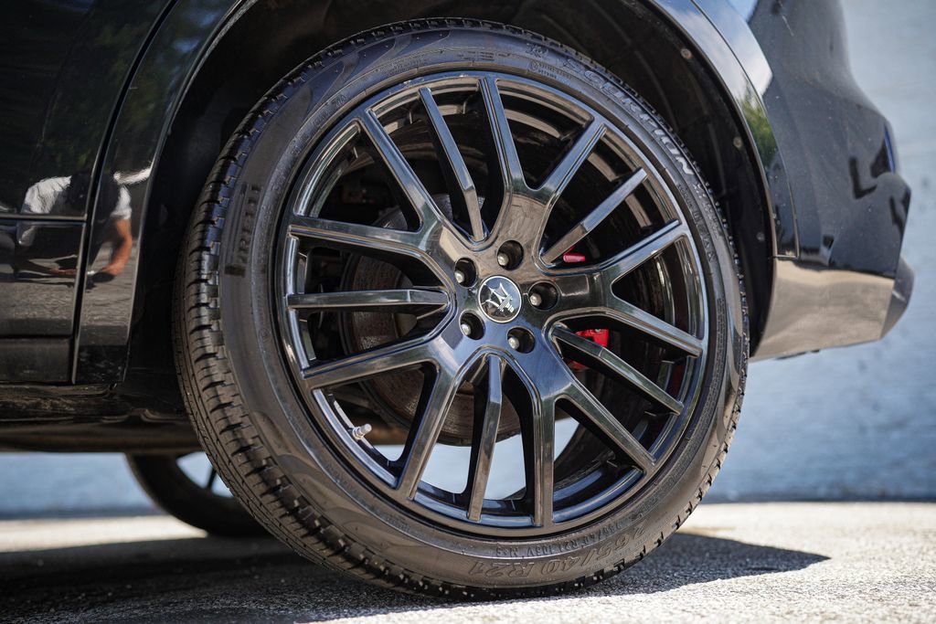 Used 2022 Maserati Levante GT AWD/4WD image 19