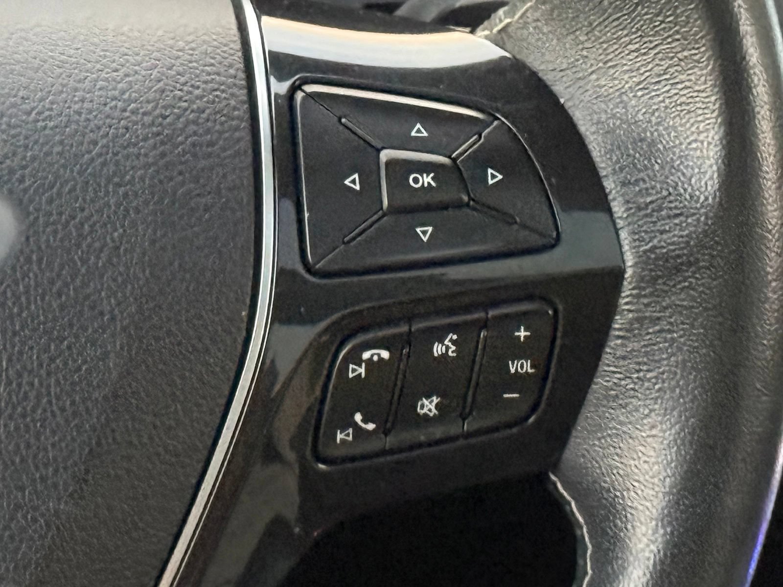 Used 2018 Ford Explorer Platinum AWD/4WD image 35