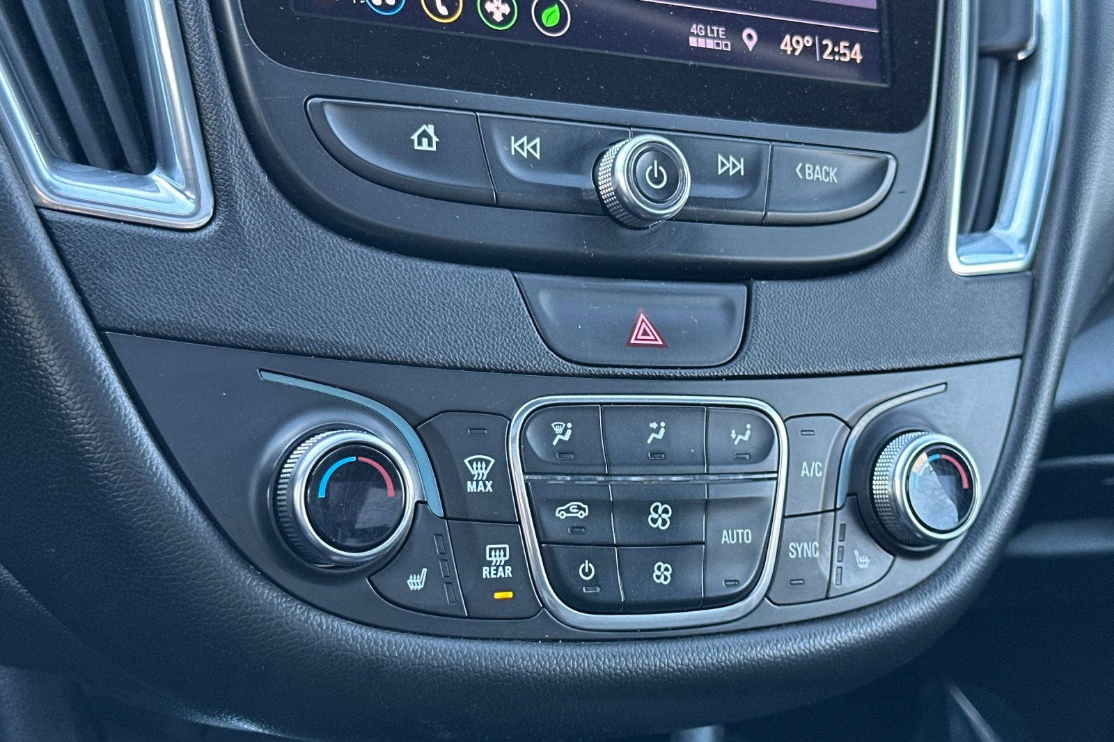 Used 2019 Chevrolet Malibu Hybrid w/ Leather Package image 21