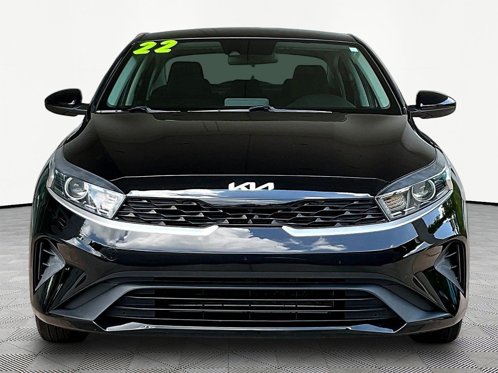 Used 2022 Kia Forte LXS FWD image 2