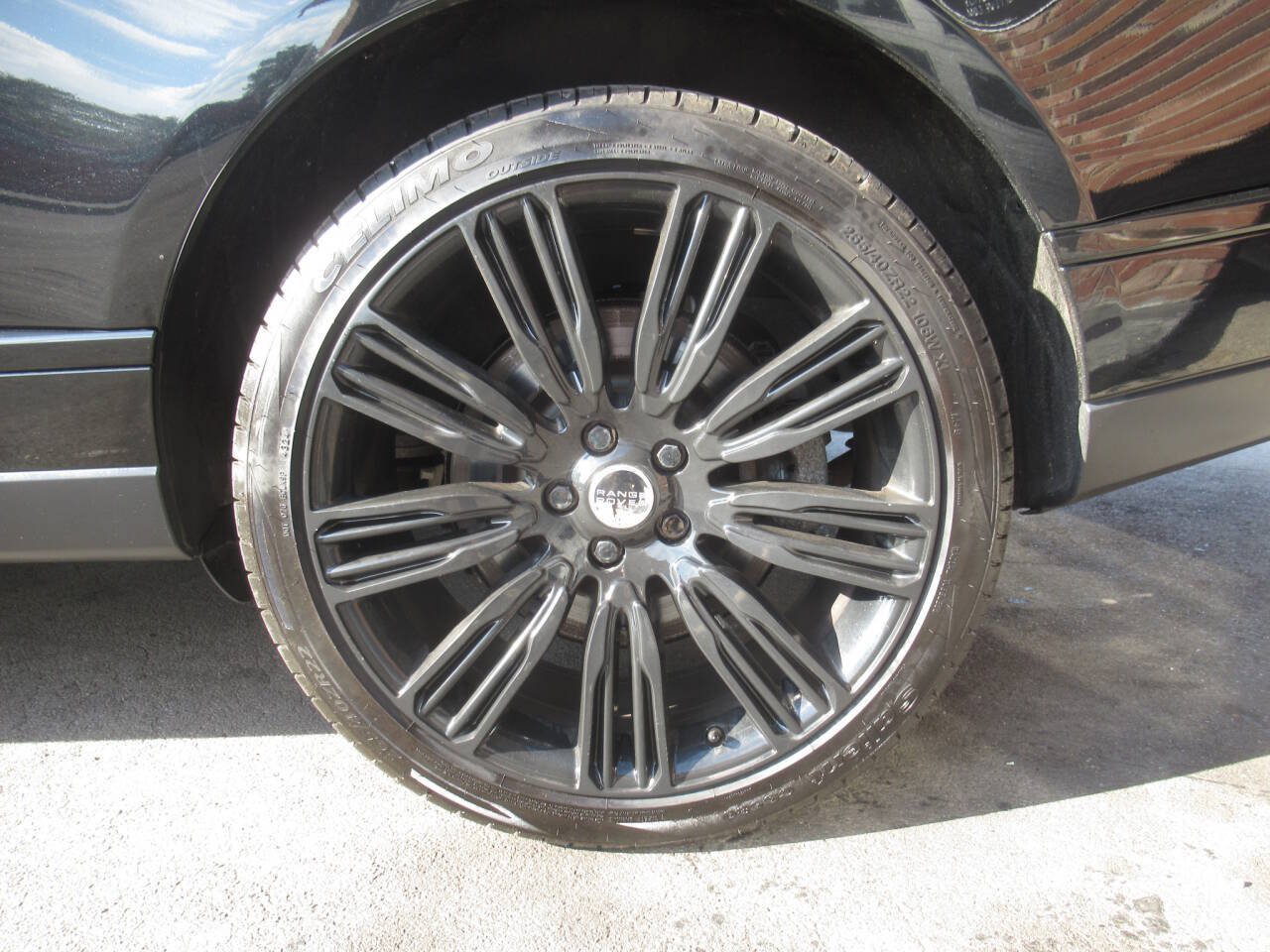 Used 2017 Land Rover Range Rover Supercharged AWD/4WD image 5
