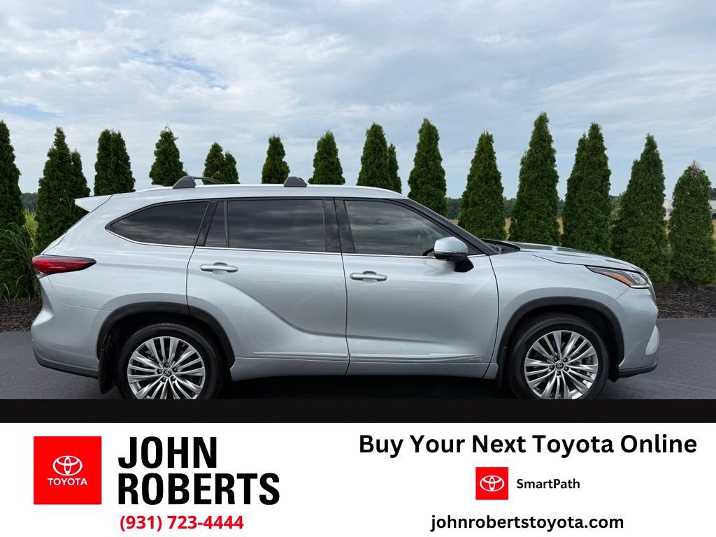 Used 2023 Toyota Highlander Platinum AWD/4WD image 1