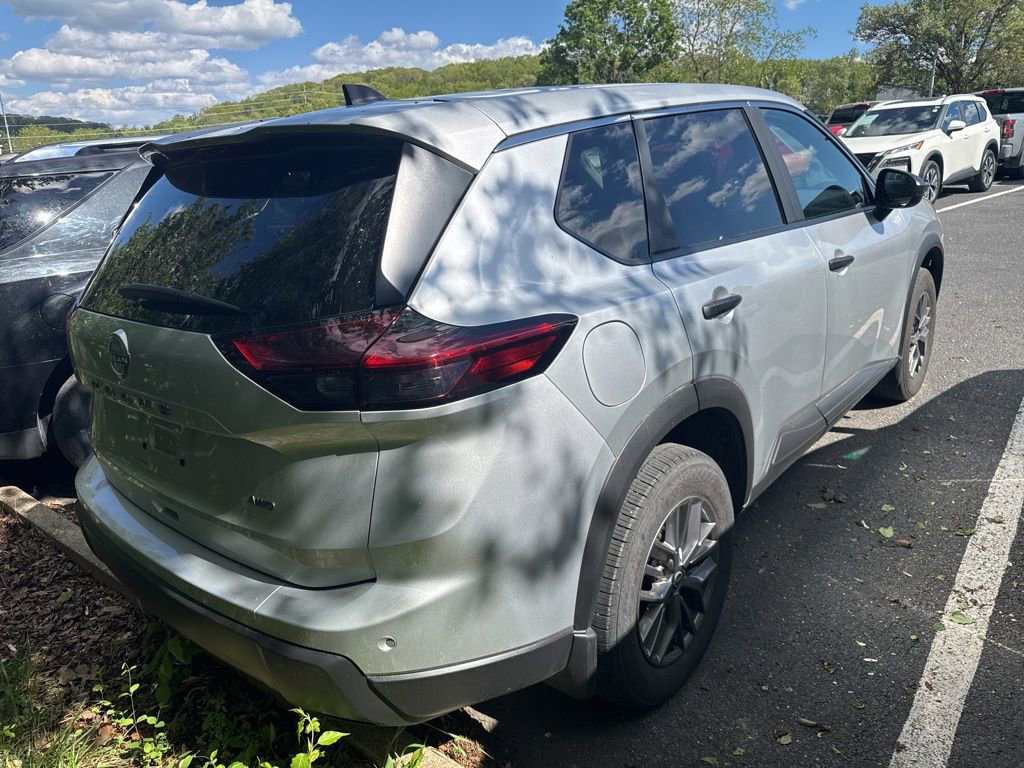Used 2024 Nissan Rogue S AWD/4WD image 4