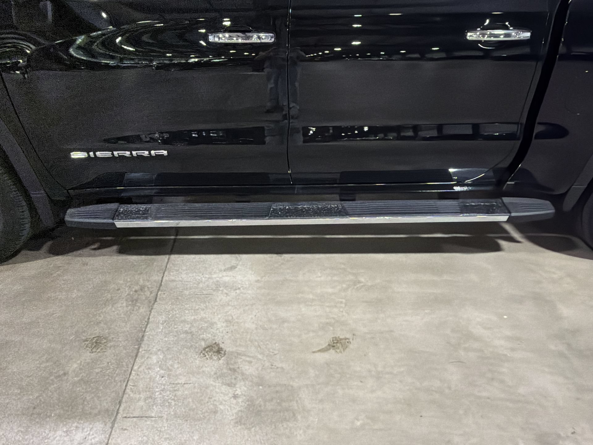 Used 2019 GMC Sierra 1500 SLT AWD/4WD image 36