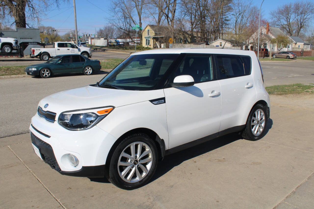 Used 2018 Kia Soul + image 4