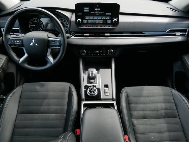 Used 2024 Mitsubishi Outlander SE AWD/4WD image 13