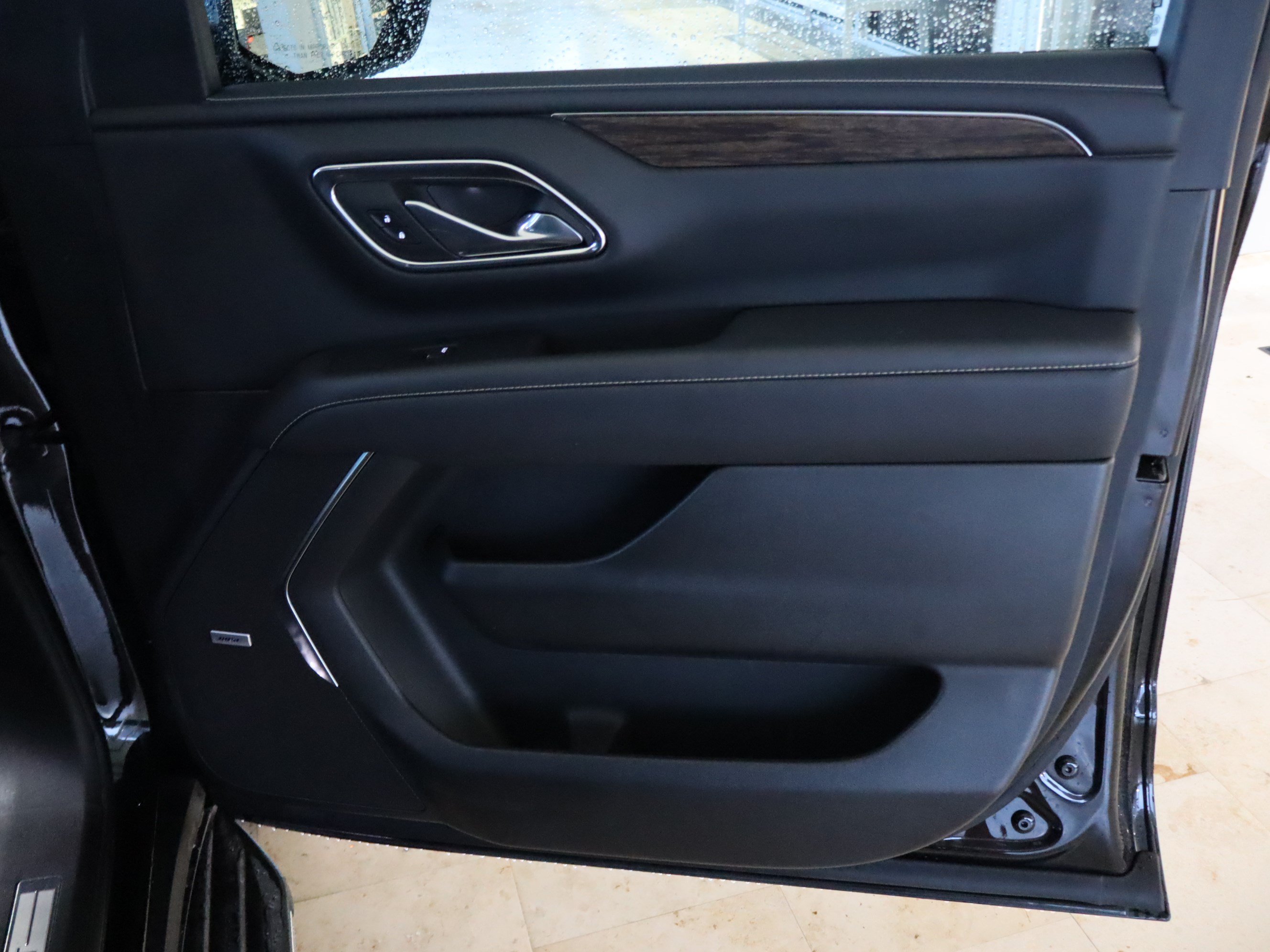 Used 2024 Chevrolet Tahoe Premier AWD/4WD image 40
