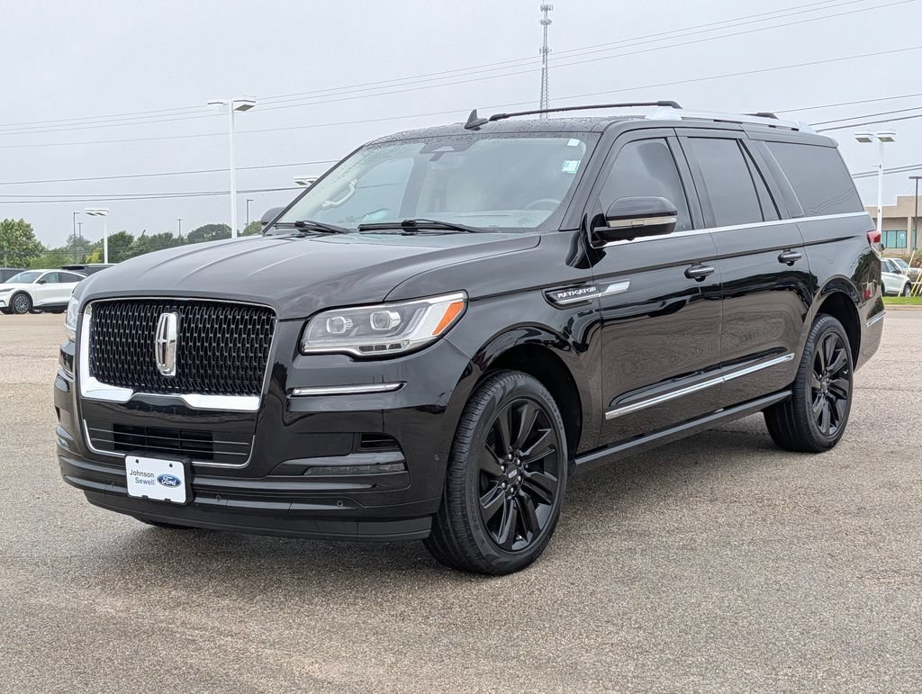 Used 2024 Lincoln Navigator L Reserve AWD/4WD image 4