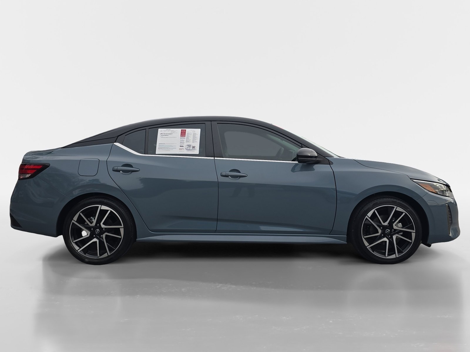 Certified 2025 Nissan Sentra SR w/ SR Premium Package image 6