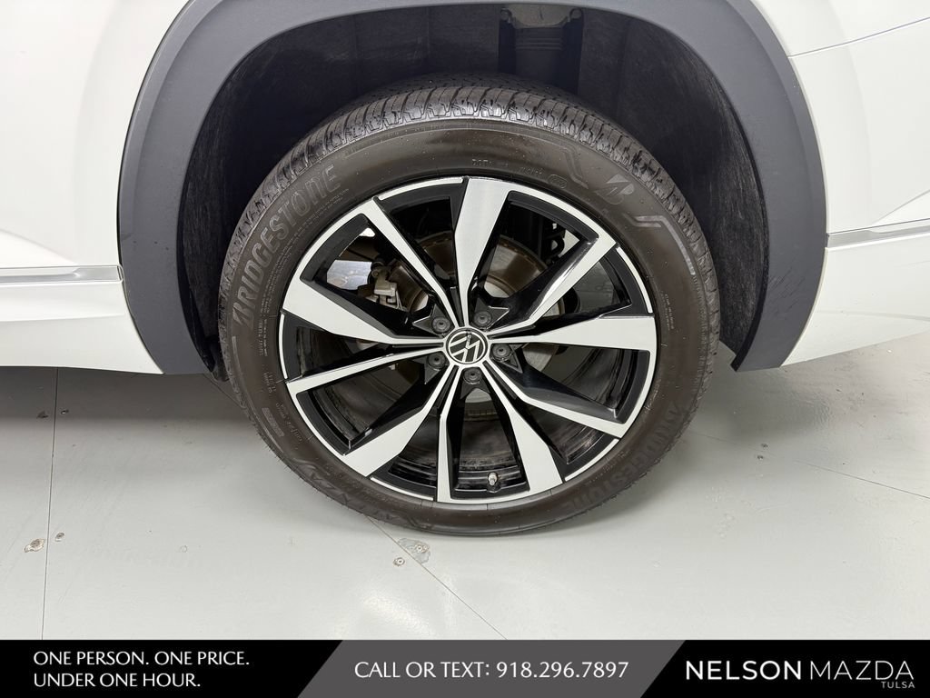 Used 2024 Volkswagen Atlas SEL Premium R-Line AWD/4WD image 12