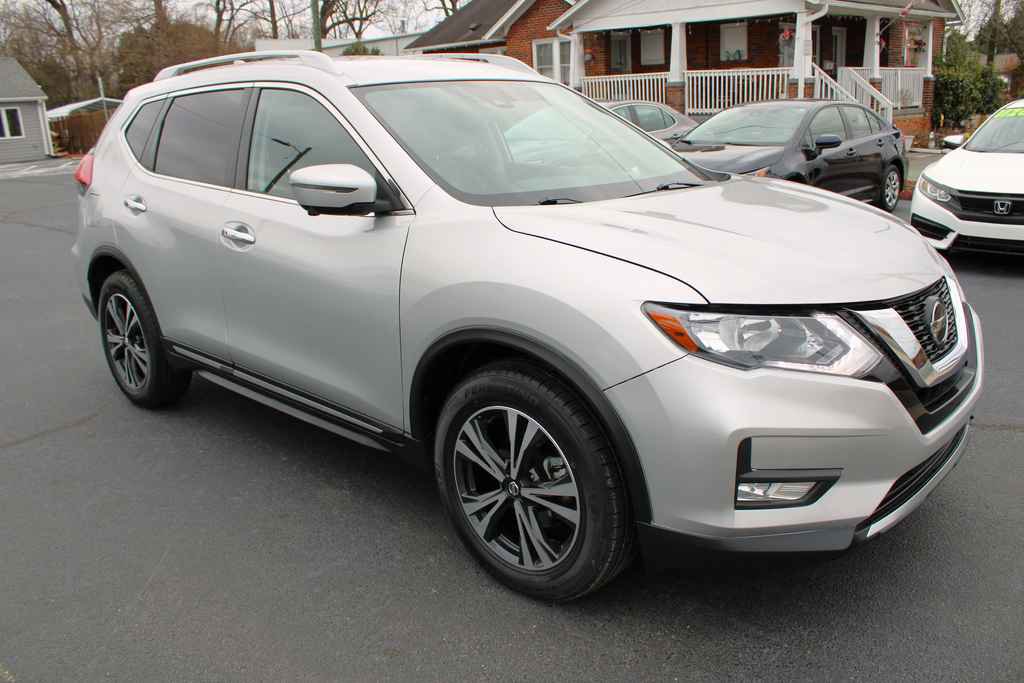Used 2018 Nissan Rogue SL image 4